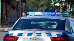 Balearon una casa en Centenario y una joven de 13 años recibió un disparo en el cuello este sábado