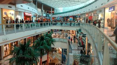 Aumentaron más de 200% las visitas de argentinos a los malls de Chile en el 2025: cuáles son las marcas más buscadas
