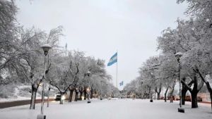 Extienden la alerta por nieve en Neuquén y Río Negro: ya llega al sábado y cubre al Alto Valle, los detalles