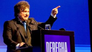 El backstage de la «Derecha fest»: Javier Milei en un abrazo con el Gordo Dan y la «misa» de Agustín Laje