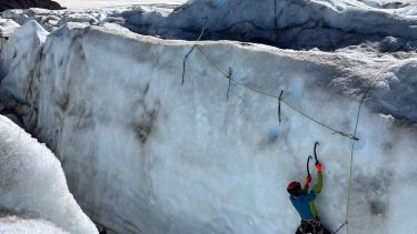 José y Alexis desafían al hielo con la escalada: «Es un desafío psicológico»