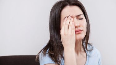 Una alimentación rica en vegetales, semillas, legumbres y frutos secos no solo mejora el aporte de magnesio, sino que fortalece todo el sistema inmunológico y nervioso.

