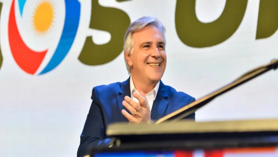 Martín Llaryora anunció una suba del 84% para jubilaciones mínimas.