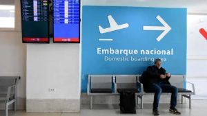 Paro de controladores aéreos en vacaciones de invierno: qué días, ¿afecta los vuelos a Neuquén y Río Negro?