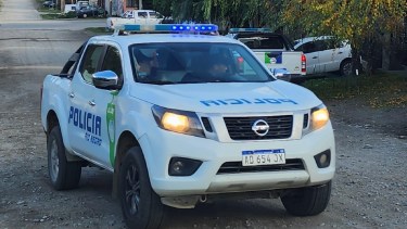 El intento de femicidio ocurrió en el barrio Alun Ruca, en una casa que compartían con sus dos hijos menores.
