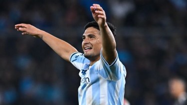 Maximiliano Salas ejecutaría su cláusula de recisión con Racing. 