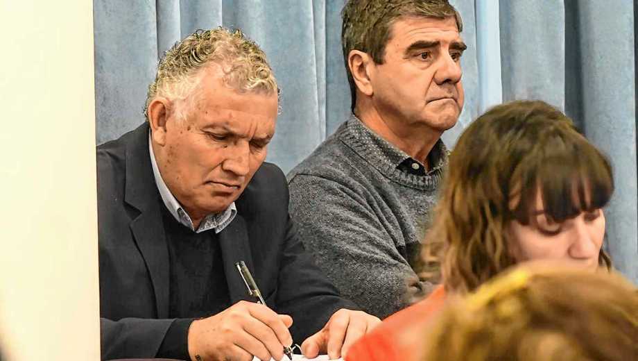 Abel Di Luca, exministro de Desarrollo Social, tomó nota durante la presentación de la testigo. (Cecilia Maletti)