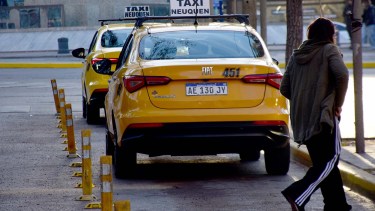 Los remisses de Neuquén tendrán la aplicación Taxi Go para despachar viajes desde el celular