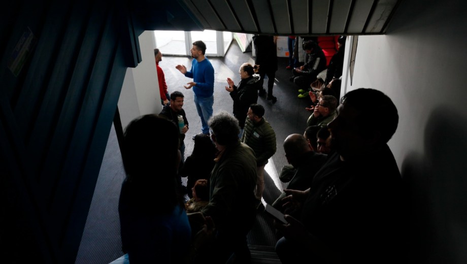 La retención de servicios por el corte de las horas extras se inició este lunes. Foto: Marcelo Ochoa 