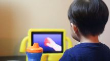 Imagen de Efectos de las pantallas en niños pequeños: la importancia de lo que ven y cómo lo ven