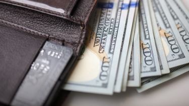 El dólar arrancó julio en alza y trepó a máximos desde la salida del cepo.