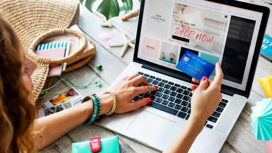 Google lanza un «probador virtual» desarrollado con inteligencia artificial.-