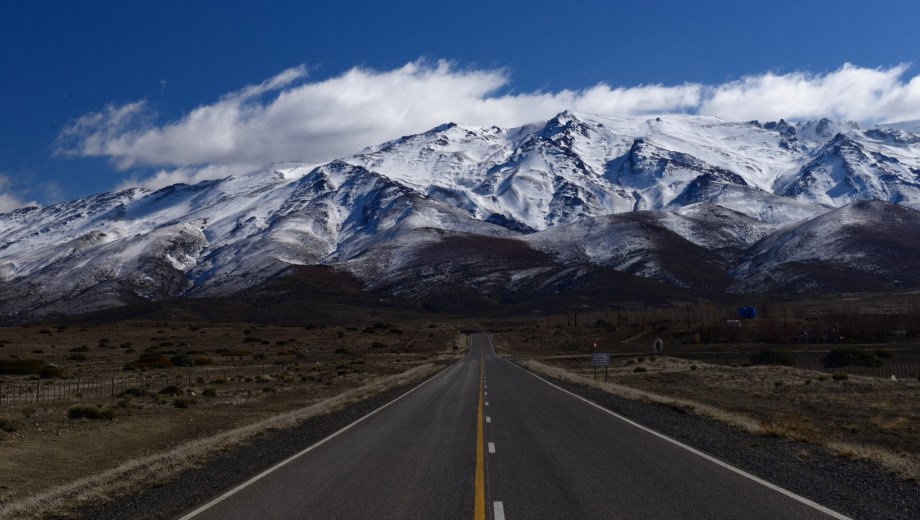 La Ruta 43, saliendo desde Chos Malal en dirección a Andacollo. Foto: Alejandro Carnevale