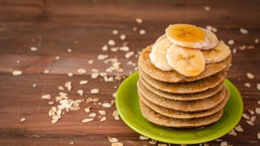Tortitas saludables sin harina ni azúcar: listas en 10 minutos y con solo tres ingredientes