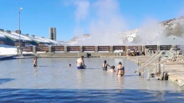 Copahue, las termas bajo la nieve baten récords y se viene un fin de semana de fiesta en Caviahue