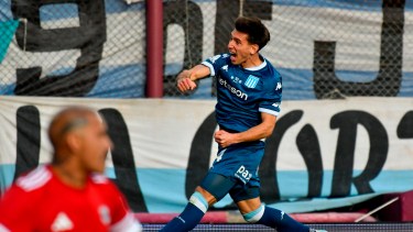 Con un golazo del roquense Facundo Mura, Racing aplastó a Deportivo Riestra en Copa Argentina