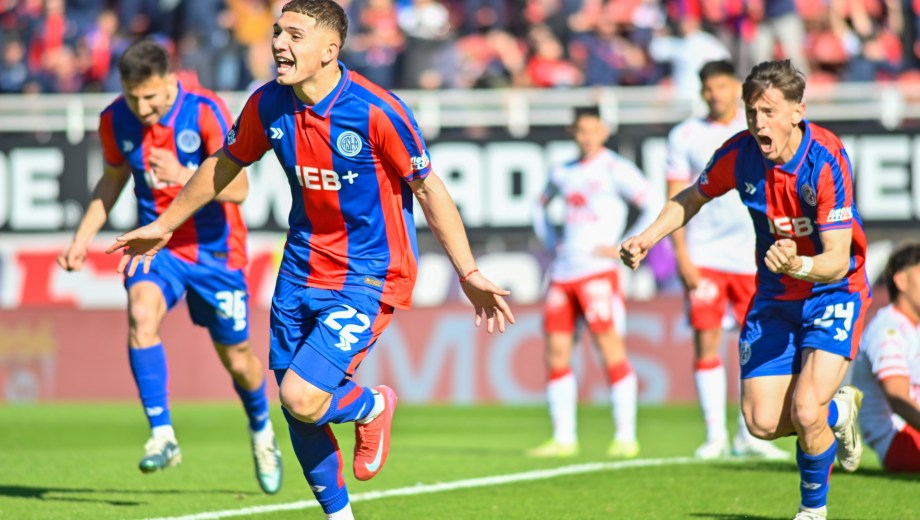 Branco Salinardi, de 18 años, marcó su primer gol con la camiseta de San Lorenzo.













Foto: FOTOBAIRES













Fecha 6 Torneo Clausura Liga Profesional.