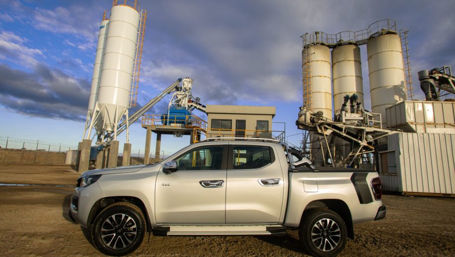 La Fiat Titano se ofrece en cinco versiones con precios que van “desde los 41 millones 100 hasta los 56 millones 800 mil pesos”.