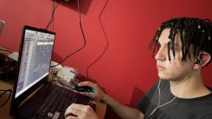 Juan Pablo, la joven promesa del trap en Bariloche, en la cuenta regresiva para la Fiesta de la Nieve