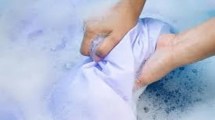 Imagen de El truco de las abuelas que vuelve con todo: cómo lavar la ropa con jabón blanco y dejarla como nueva y sin manchas