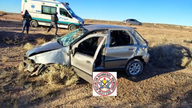 Impactante vuelco en la Autovía Norte de Neuquén: derivaron a una persona herida a Plottier