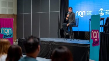 «Ayudémoslos a que sepan qué hacer con sus emociones»: Gastón Pauls habló sobre prevención de adicciones en Neuquén