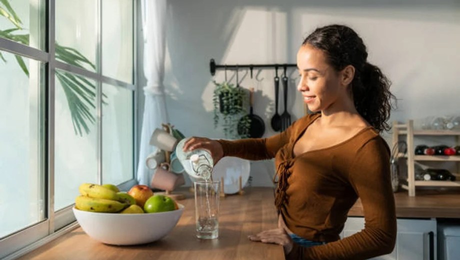 Tomar agua es beneficioso para la salud