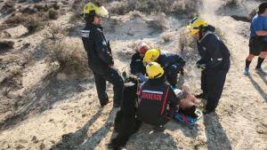 Complejo rescate en una zona «rocosa» de Roca: una mujer de 47 años se lesionó en Paso Córdoba, cómo fue el operativo
