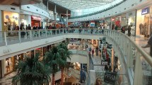 Imagen de Tour de compras en Chile: ¿cuál es la multa a pagar si excedes el límite impuesto por ARCA?