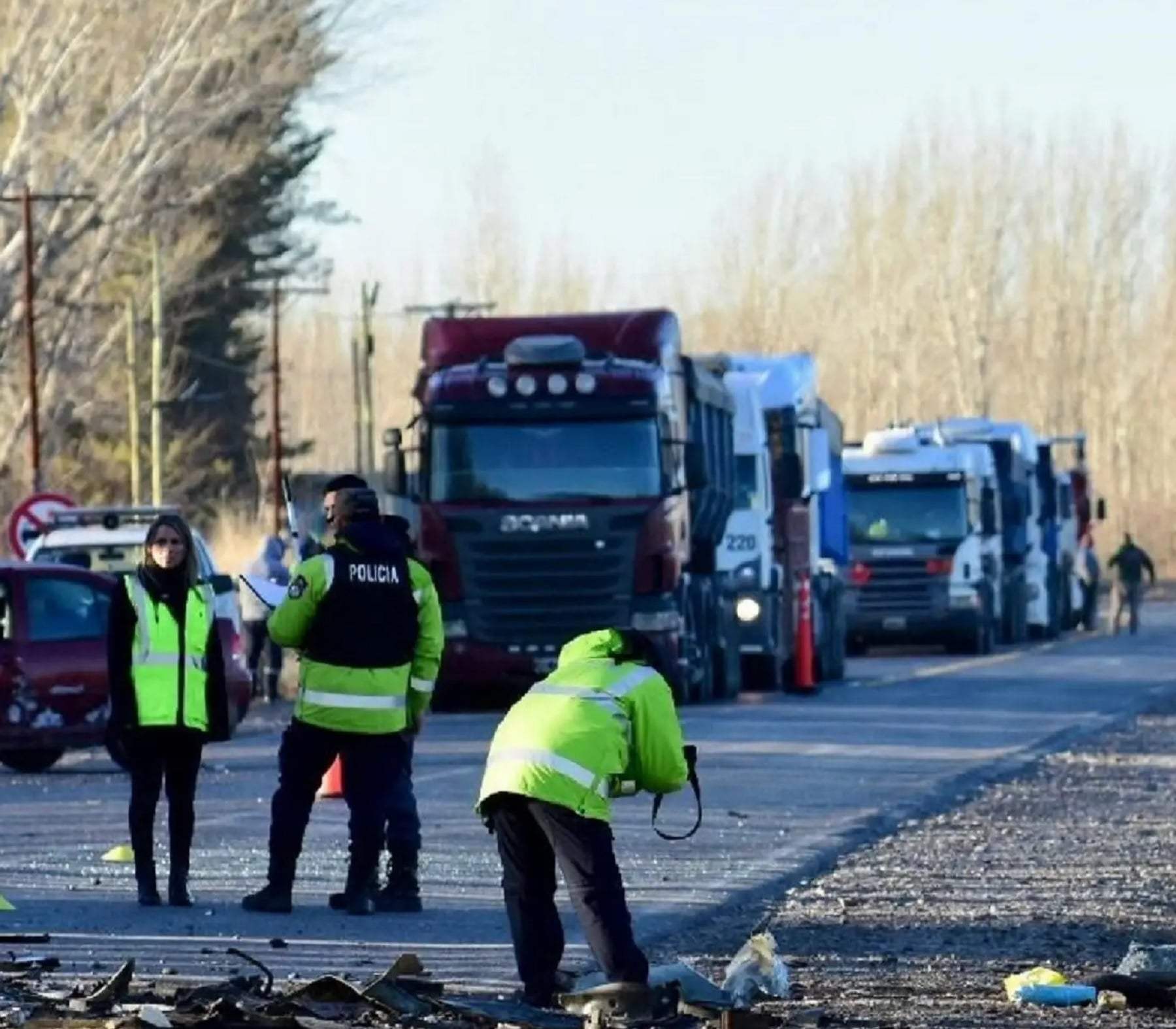 Murieron dos estatales de Neuquén en un grave choque en la Ruta 7 en El ...