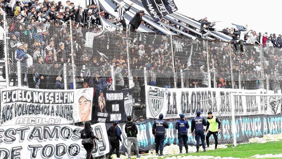 Cipolletti aplicó el derecho de admisión después de los incidentes. (Foto: Matías Subat)