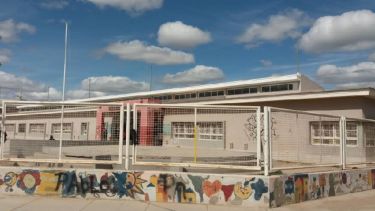 Vandalismo en la Escuela Nº 366 de Cipolletti: dos noches seguidas de vidrios rotos y daños