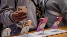 Imagen de Bajan los precios de los iPhone: el motivo y cuánto cuestan los nuevos modelos 