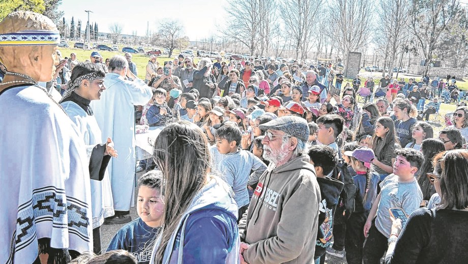 La fuerza de la devoción a Ceferino Namuncurá está intimamente relacionada al pueblo mapuche. Foto Juan Thomes. 