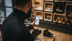 Compró zapatos online y no tuvo reembolso en Viedma: fijaron su indemnización y cobrará 50 veces el valor