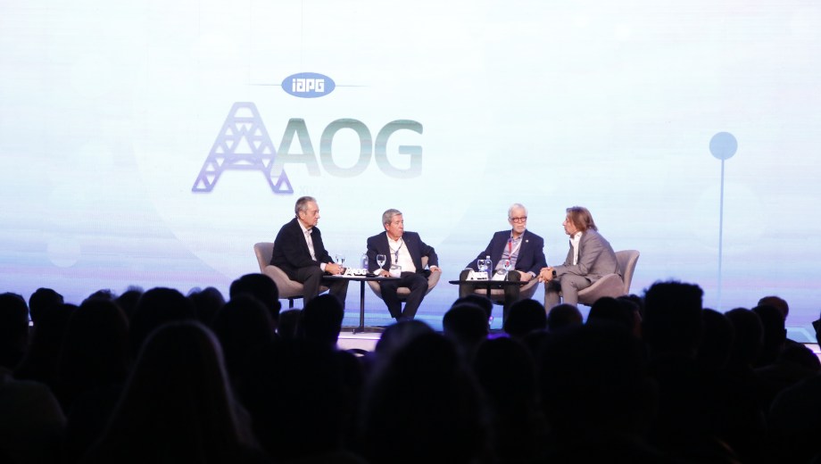 Uno de los encuentros más esperados de la AOG es el ciclo de conferencias donde hablan los directivos de las compañías.