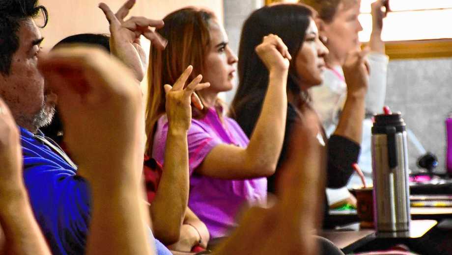 Administrativos, médicos y enfermeros se sumaron al proyecto. (FOTOS: Matías Subat)