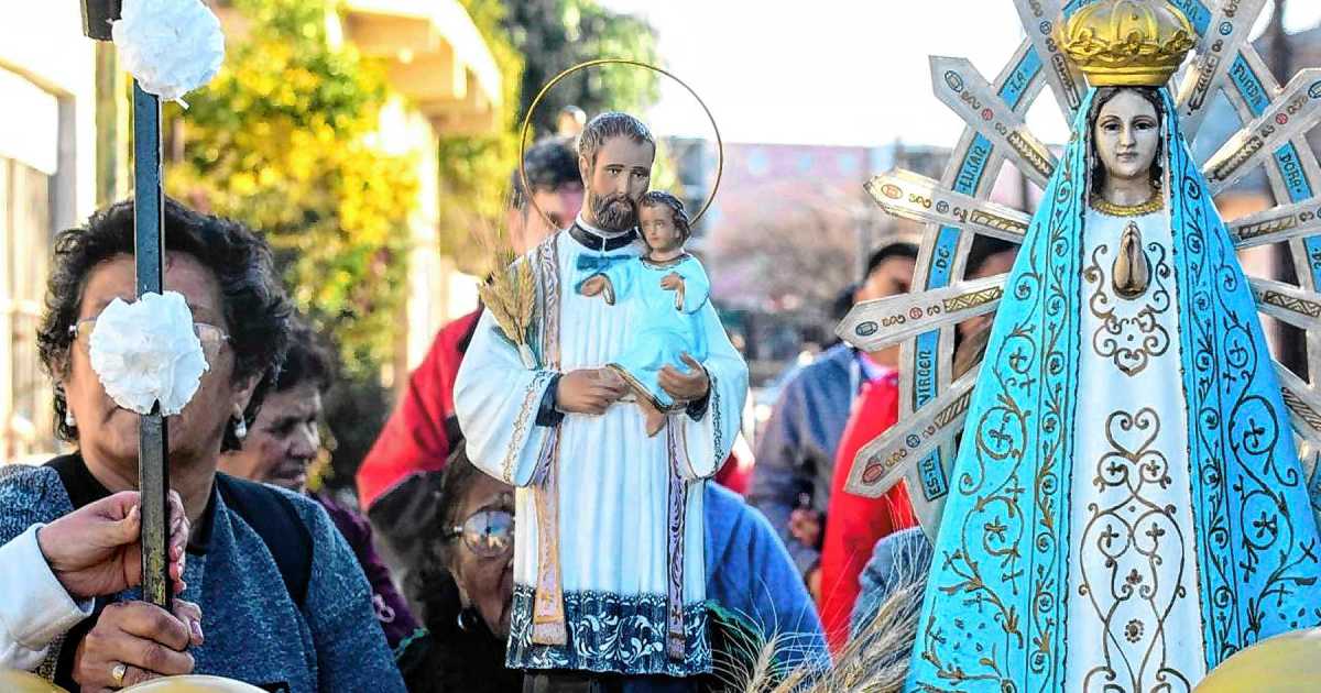 La búsqueda de ayuda en iglesias: 45% lo hace por necesidades materiales