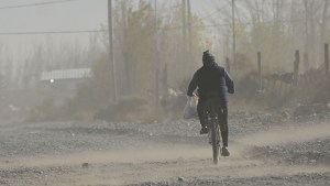 Miércoles con fuertes vientos en el Alto Valle: las ráfagas superarán los 70 km/h en Neuquén y Río Negro