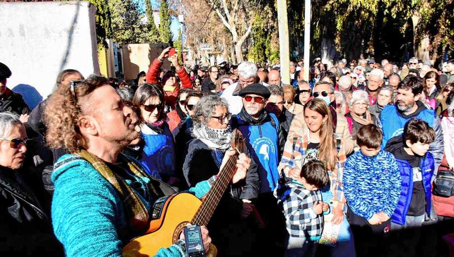 Lolín Rigoni, Madre de Plaza de Mayo, pidió que la recuerden con alegría y hubo canciones en su funeral (foto Matías Subat)