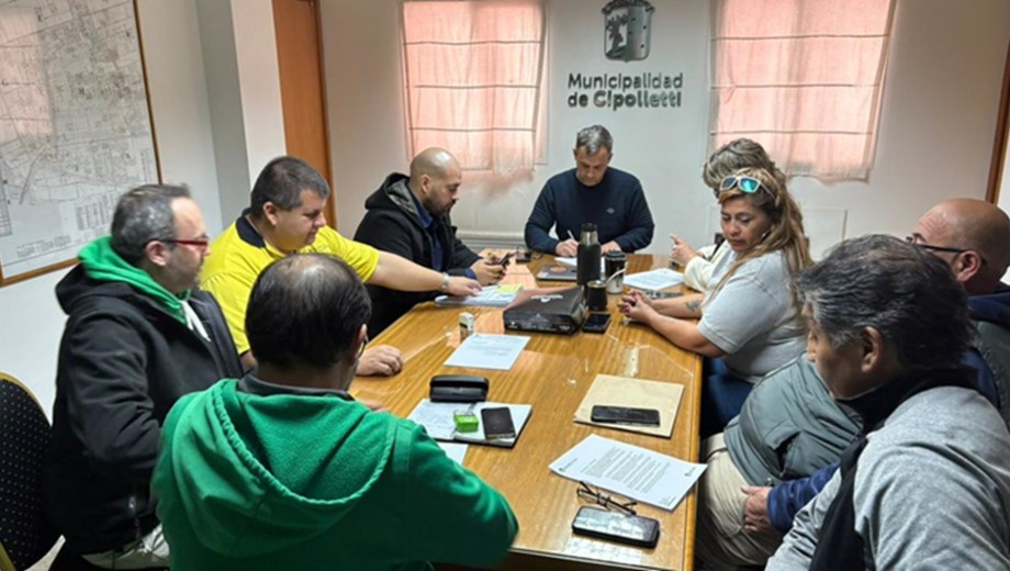 La reunión se realizó este viernes en el edificio municipal. (Foto: Gentileza)