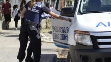 Un policía fue imputado por intentar besar por la fuerza a otra agente en una comisaría de Roca