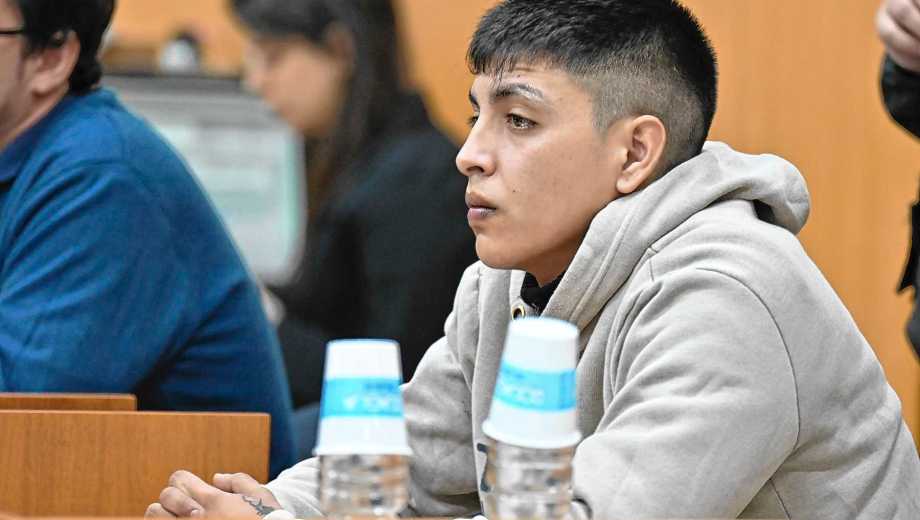 El joven que llegó como acusado terminó absuelto por el tribunal de juicio en Roca. Foto Archivo/Juan Thomes.