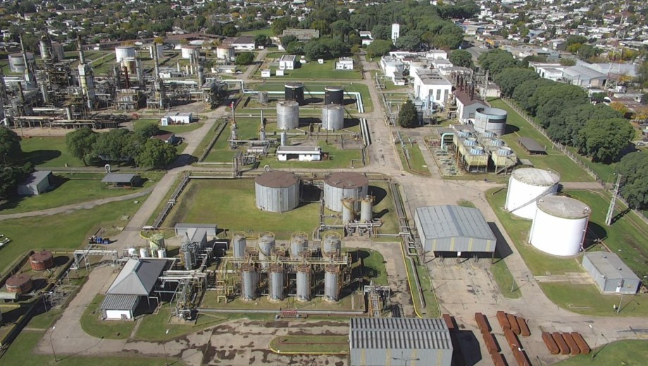 El desarrollo se realizará en la refinería de San Lorenzo.
