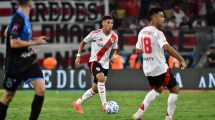 Imagen de El juvenil que podría debutar en River ante las bajas en defensa para la Copa Libertadores