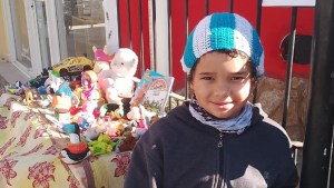 Por el día de la niñez, Benicio regaló sus juguetes: «Todos tienen que tener uno, hay que disfrutar ser niño»