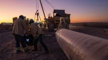 Imagen de Oleoducto Vaca Muerta Sur en Río Negro: más de 4 kilómetros de soldaduras en un día, el nuevo récord que alcanzó