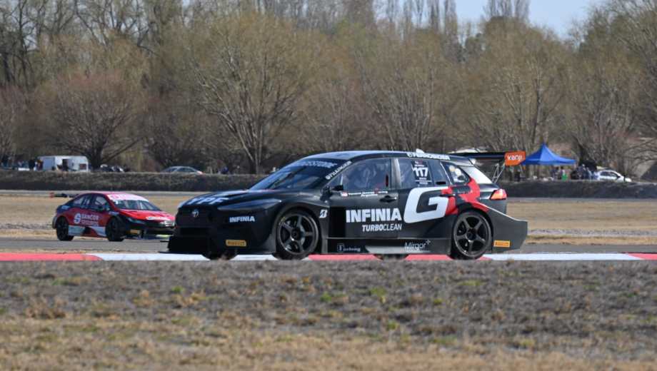 Matías Rossi fue el más rápido en el segundo entrenamiento, en General Roca. (Foto: Juan Thomes) 