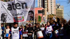 Marcha de ATEN generó demoras en el centro de Neuquén