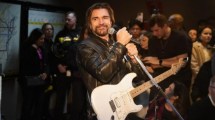 Imagen de Juanes sorprendió con un show gratuito en una estación de subte de Buenos Aires